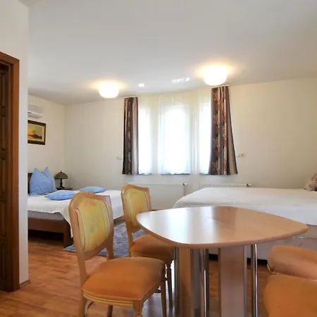 Farkas Apartman Siófok Esterno foto